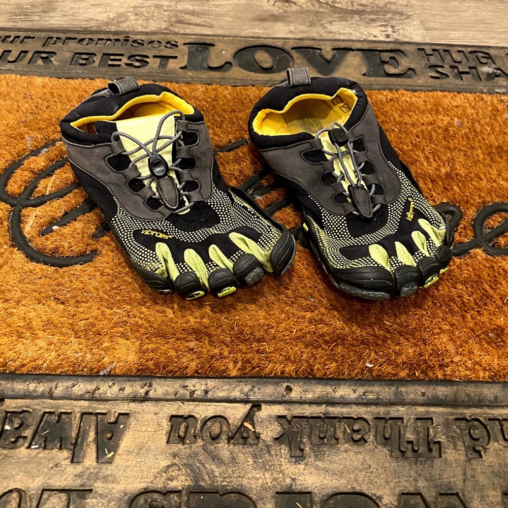 Vibran Five Toe Sports Shoe